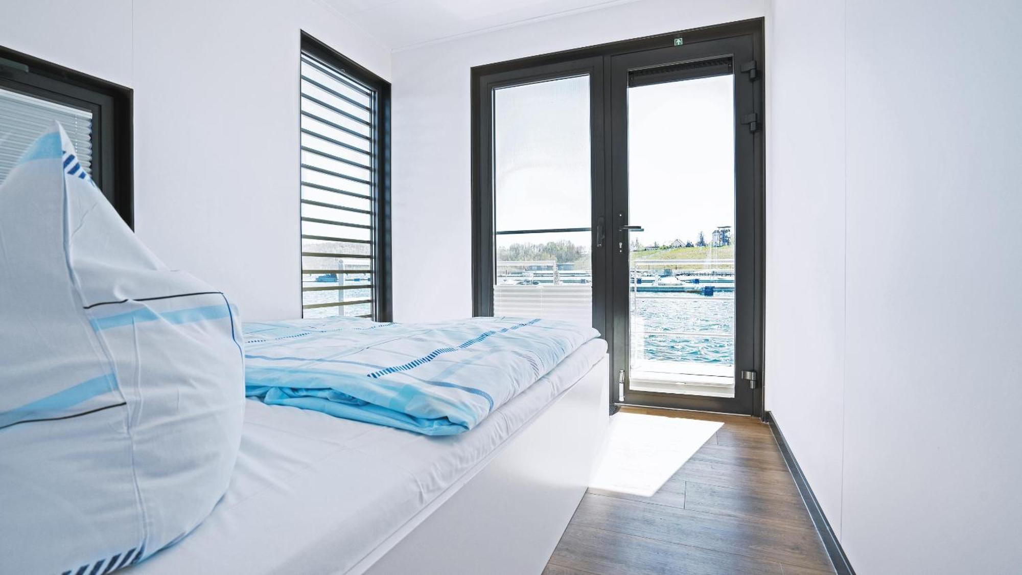 Hausboot Geiseltalsee - Floating House - Well Hausboote - Family & Friends Braunsbedra ภายนอก รูปภาพ
